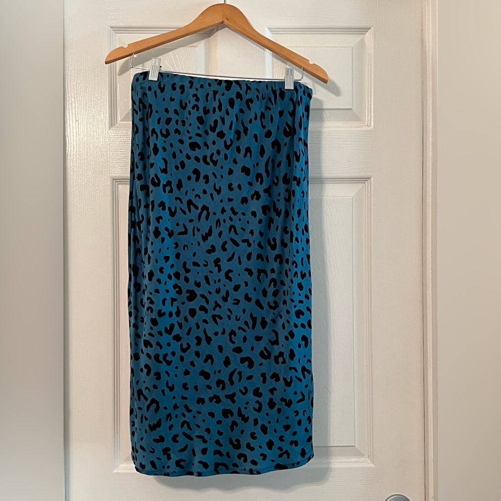 LES AMIS | Abstract Dot Midi Skirt in Teal